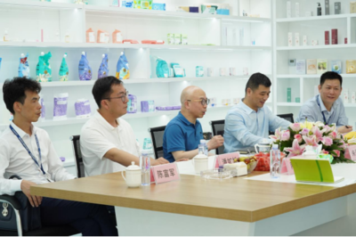 李仙林董事長蒞臨湖南湃洵指導生產研發工作