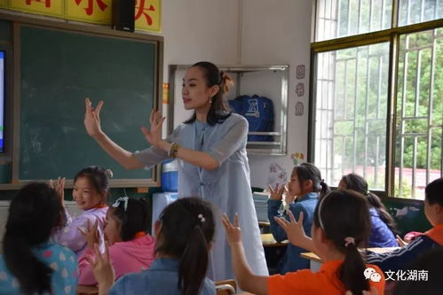 播撒藝術(shù)種子，科技點(diǎn)亮童年——2018年留守兒童藝術(shù)幫扶行動(dòng)正式啟動(dòng)